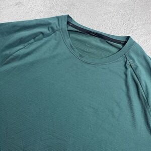 Lululemon Mens XL License To Train Drysense Short Sleeve Shirt Heathered Green